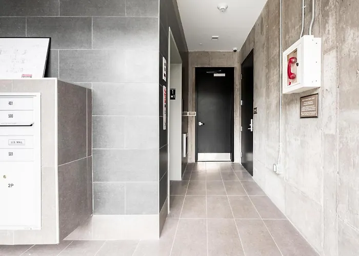 Brand New Condo - Walk To Empower Stadium - Tesoro